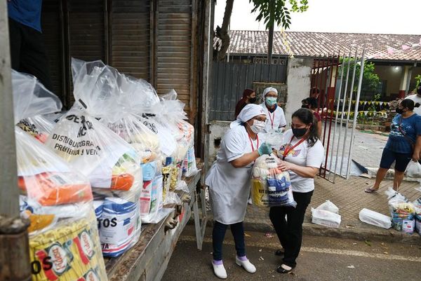 Múltiples quejas en sexta entrega de kits de alimentos del MEC  - Nacionales - ABC Color