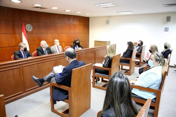 Piden frenar a los abogados “chicaneros” - Judiciales.net