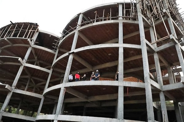 Hotel será MONUMENTO a la CORRUPCIÓN en Presidente Franco
