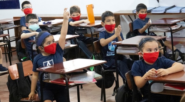 Tetra Pak conmemora el Día Mundial de la Leche Escolar con aporte a Centro Educativo Arambé