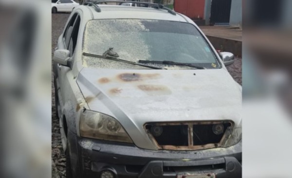 Mujer logra controlar el incendio de una camioneta en Remansito