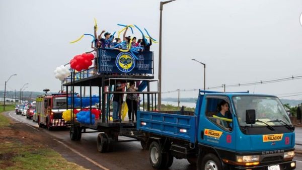 Encarnación: emotiva bienvenida a campeones de pádel