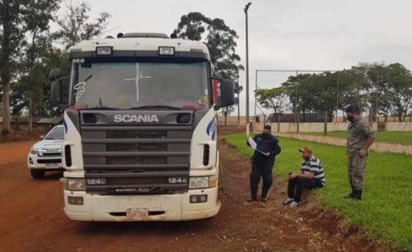 Imputan a camionero que quiso entregar carga de soja trucha