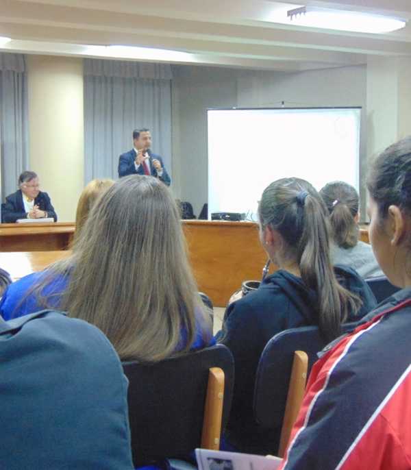 Profesional expuso sobre “Defensa de la soberanía energética del Paraguay” - La Clave