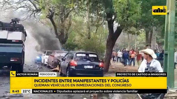 Incidentes frente al Congreso: dueño de vehículo quemado vio “cómo subían desde el bajo”, afirma - A la gran 730 - ABC Color