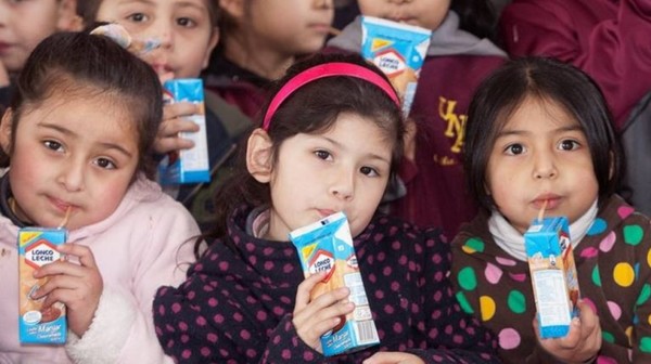 Buscan sensibilizar sobre la importancia del vaso de leche en las escuelas