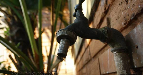 La Nación / Bajante de ríos apeligra abastecimiento de agua potable, advierten