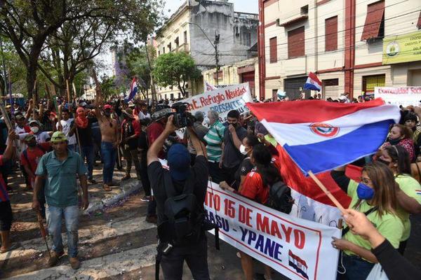 Sancionan ley que criminaliza la invasión de inmuebles – Prensa 5