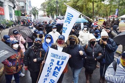 Hacienda paga salarios a docentes y espera fin de mes para decidir el porcentaje de aumento - Nacionales - ABC Color
