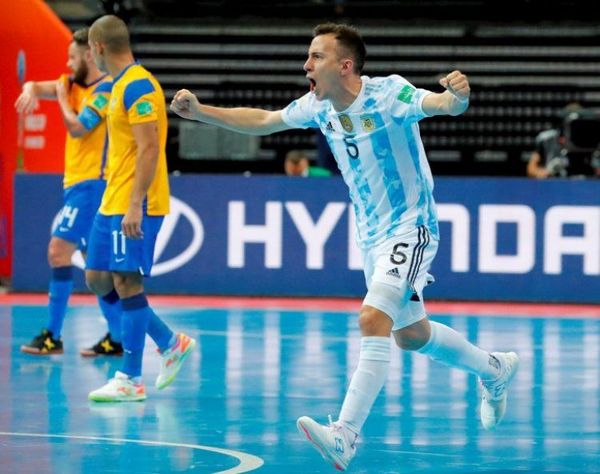 Argentina se impone a la magia de Brasil