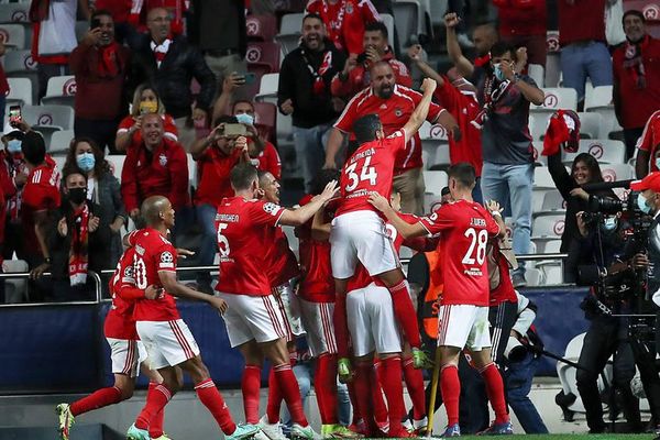 El Benfica hunde al Barcelona y sentencia a Koeman - Fútbol Internacional - ABC Color