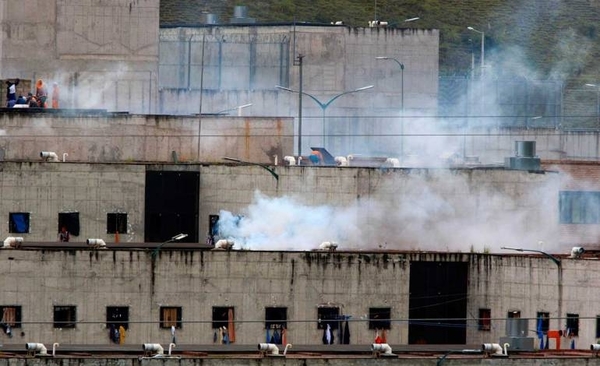 Diario HOY | Ecuador decreta estado de excepción para cárceles tras motín con más de 100 muertos
