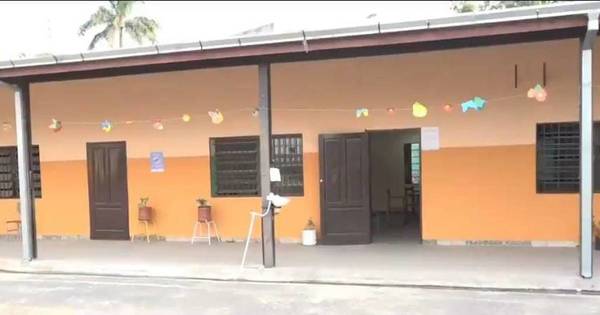 La Nación / Por séptima vez delincuentes roban una escuela