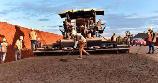 La Nación / MOPC pone en marcha licitación de obras para ocho departamentos
