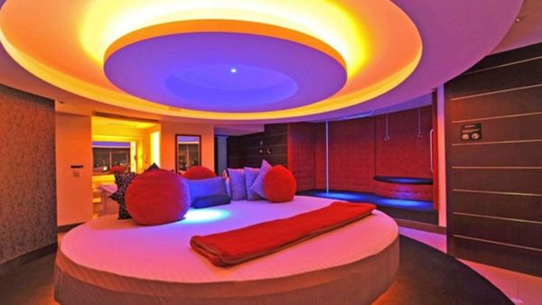 ¿Cámara en motel? Pareja fue extorsionada con unas fotos