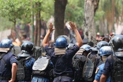 Periodista agredido durante manifestaciones recibió “lluvia de patadas por todos lados”