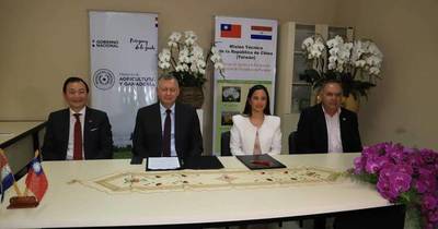 La Nación / Mediante convenio fomentarán el cultivo de orquídeas en Paraguay