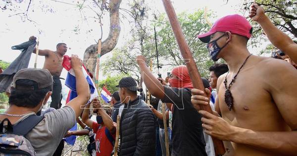 La Nación / Protesta indígena sin sentido, nueva ley protege sus tierras