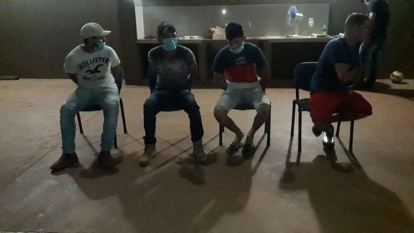 (Senad) aprehendió en la noche de este miércoles a varios hombres con una carga de marihuana