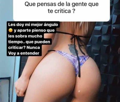 Cañean a modelo y ella responde mostrando la cola