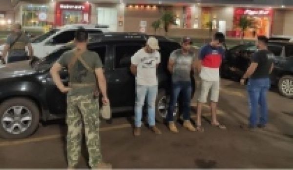 Senad incauta dos vehículos y más de 1000 kilos de marihuana en Pedro Juan Caballero