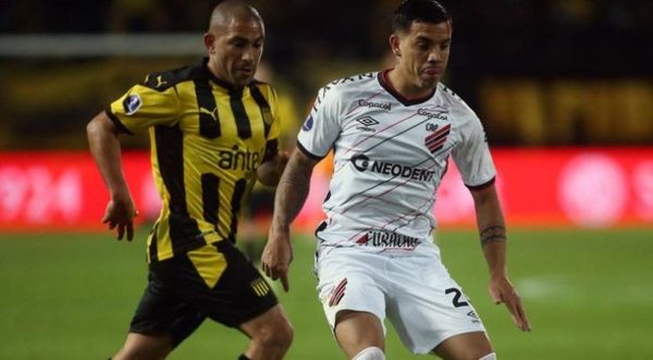 Paranaense busca el boleto a la final ante la resistencia de Peñarol