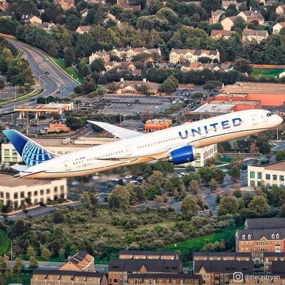 United Airlines despedirá a casi 600 trabajadores por negarse a vacunarse