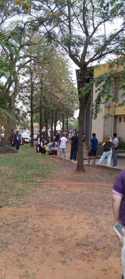 Quejas en vacunatorio de la cooperativa San Lorenzo » San Lorenzo PY