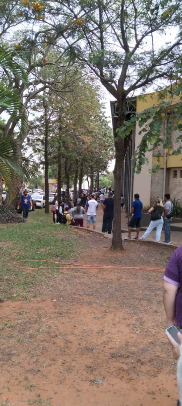 Quejas en vacunatorio de la cooperativa San Lorenzo » San Lorenzo PY