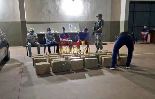 Cuatro hombres fueron detenidos con 1.000 kilos de marihuana