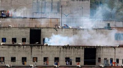 Motín dejó más de 100 muertos en cárceles Ecuador