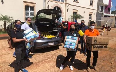 Alumnos de Contabilidad donaron alimentos e insumos de higiene a hogar de niños