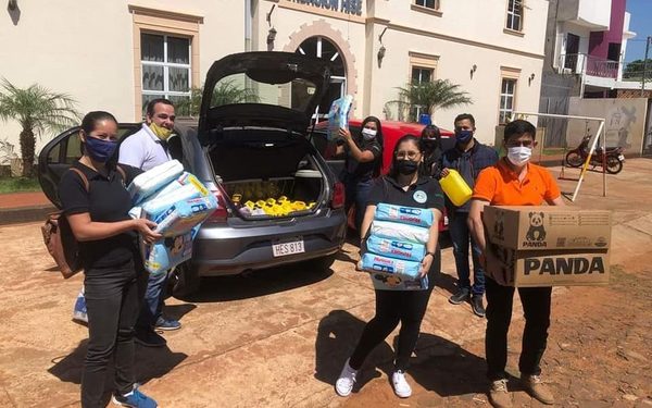Alumnos de Contabilidad donaron alimentos e insumos de higiene a hogar de niños