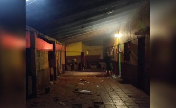 Incendio consume parte de una vivienda durante la madrugada