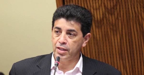 La Nación / Senador pide a la Iglesia intermediar para evitar más violencia por tema tierras