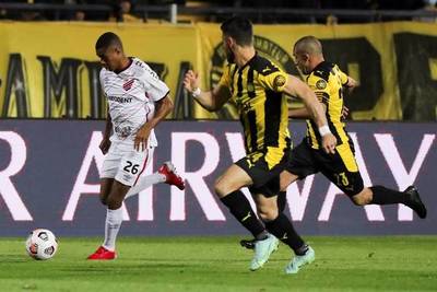Paranaense y Peñarol definen el boleto a la gran final