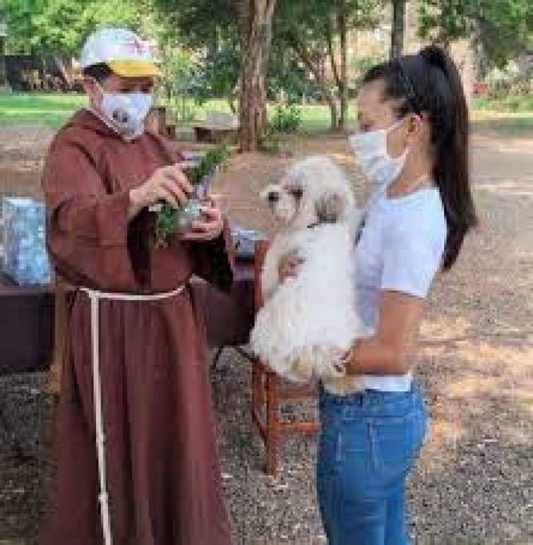 Capuchinos invitan a bendición de mascotas