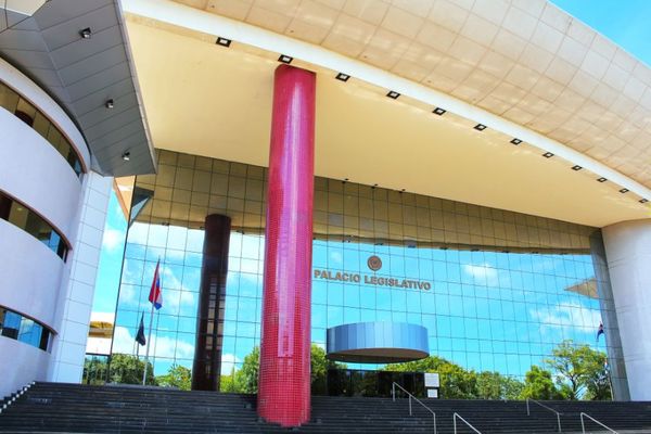 Llegan a USD 200 millones los pedidos de recursos adicionales para el PGN 2022 y Hacienda llama al respeto - MarketData