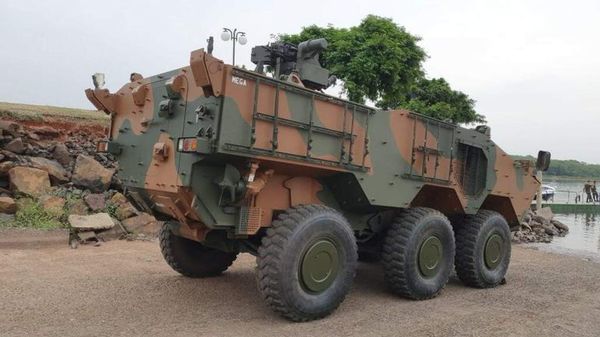 Blindado del Ejército brasileño se hundió en el lago de Itaipú - Noticiero Paraguay