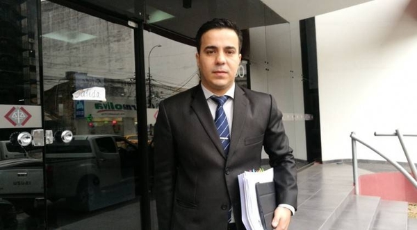 Diario HOY | Acusan a 9 personas que formaban esquema corrupto