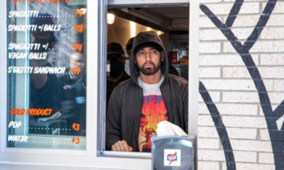Eminem sorprendió a sus fans al atender en su propio restaurante