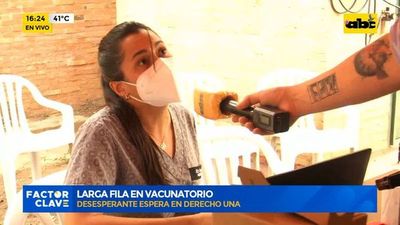Larga fila en vacunatorio: desesperante espera en Derecho UNA - ABC Noticias - ABC Color