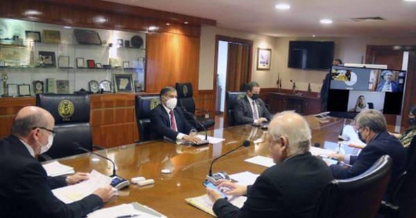 La Nación / Corte confirmó en sus cargos a fiscales, jueces y camaristas