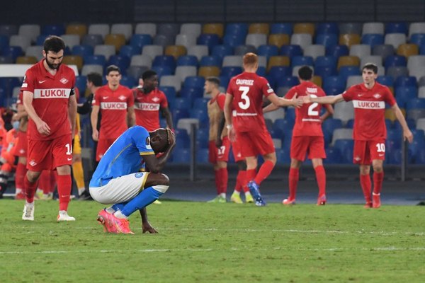 Napoli y Leicester sufren sorpresivas derrotas y se complican en el Grupo C de la Europa League