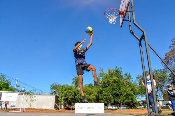 En Luque también ya disfrutan de su plaza deportiva