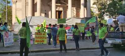 Docentes inician mañana jornadas de protestas y reclamos - Megacadena — Últimas Noticias de Paraguay