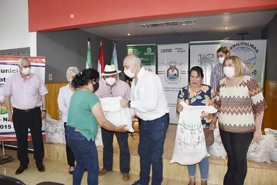 ENTREGAN GRANOS DE SIEMBRA DE AUTOCONSUMO Y CORRECTIVOS AGRÍCOLAS A PRODUCTORES DE NATALIO
