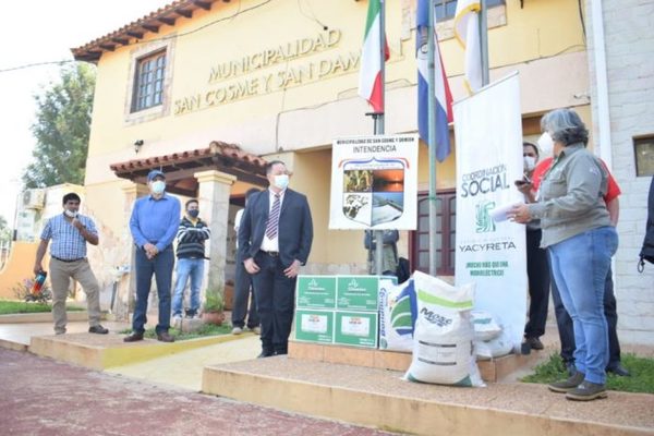 Entregan insumos agrícolas a 270 familias productoras de maíz de Itapúa - ADN Digital