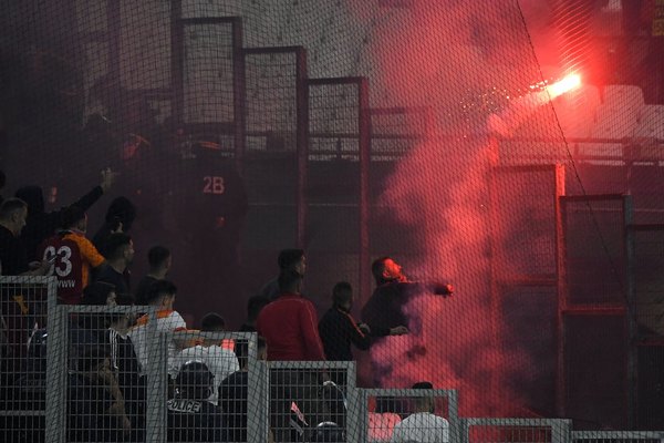 Tres policías heridos en el partido entre Marsella y Galatasaray