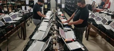 Ultiman preparativos para distribuir kits electorales a los locales de votación - ADN Digital